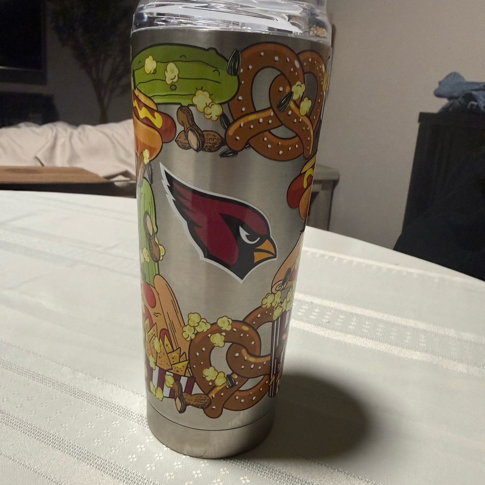 Arizona Cardinals 20oz Tumbler. Snacks and logo all over NEW Hard to find